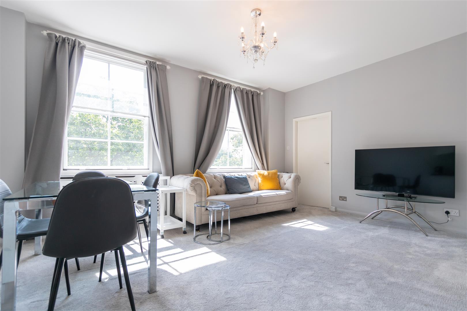 1 bed property in Avenfield House, Mayfair